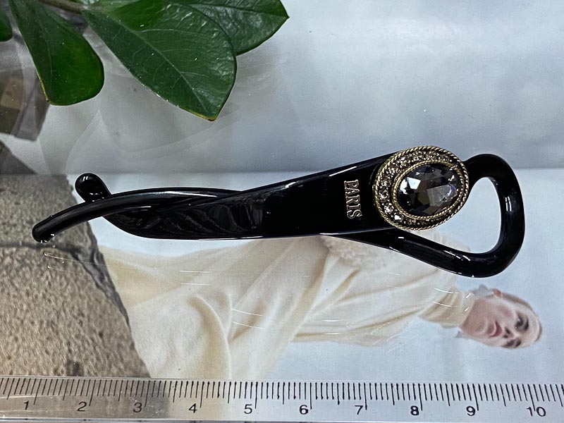 Заколка 1039003600176: цена 250 рублей.
