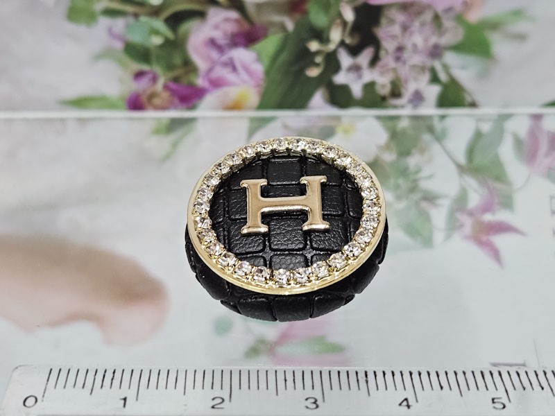 Брошь 1023006500298: цена 200 рублей.