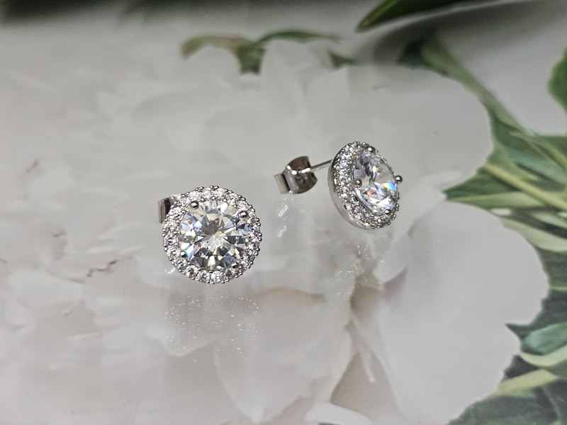 Серьги 1097004500130: цена 495 рублей.
