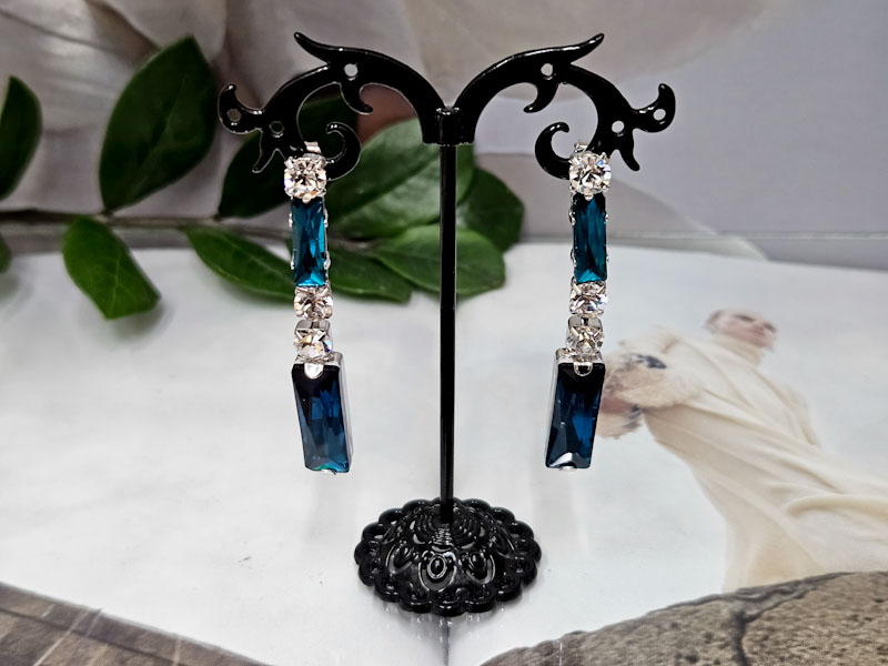 Серьги 1827008300333: цена 860 рублей.