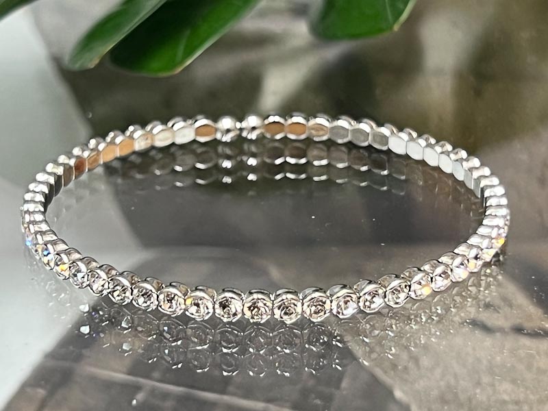 Браслет 1962005500352: цена 380 рублей.