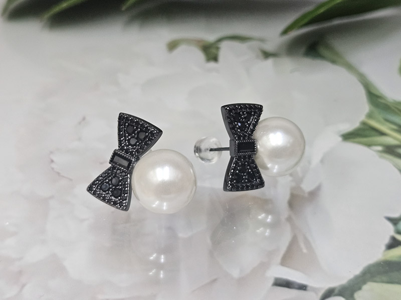 Серьги 2213004500010: цена 1230 рублей.