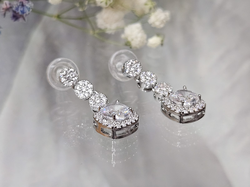 Серьги 2248026600011: цена 465 рублей.