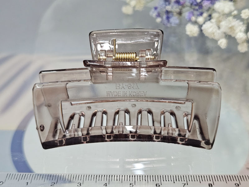 Заколка 1833003600064: цена 80 рублей.