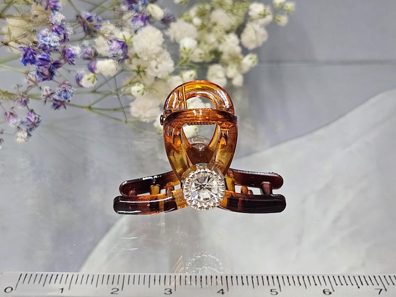 Заколка 1045001600452: цена 135 рублей.