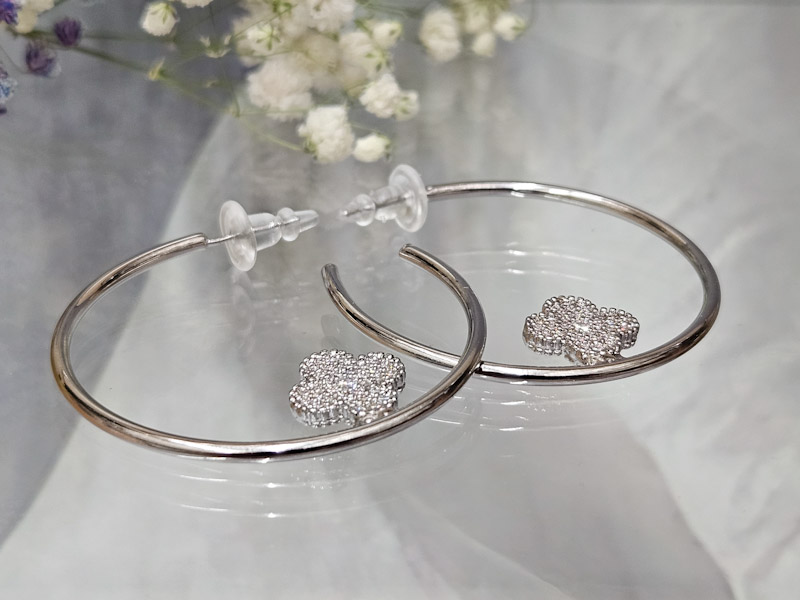 Серьги 2248026600073: цена 455 рублей.